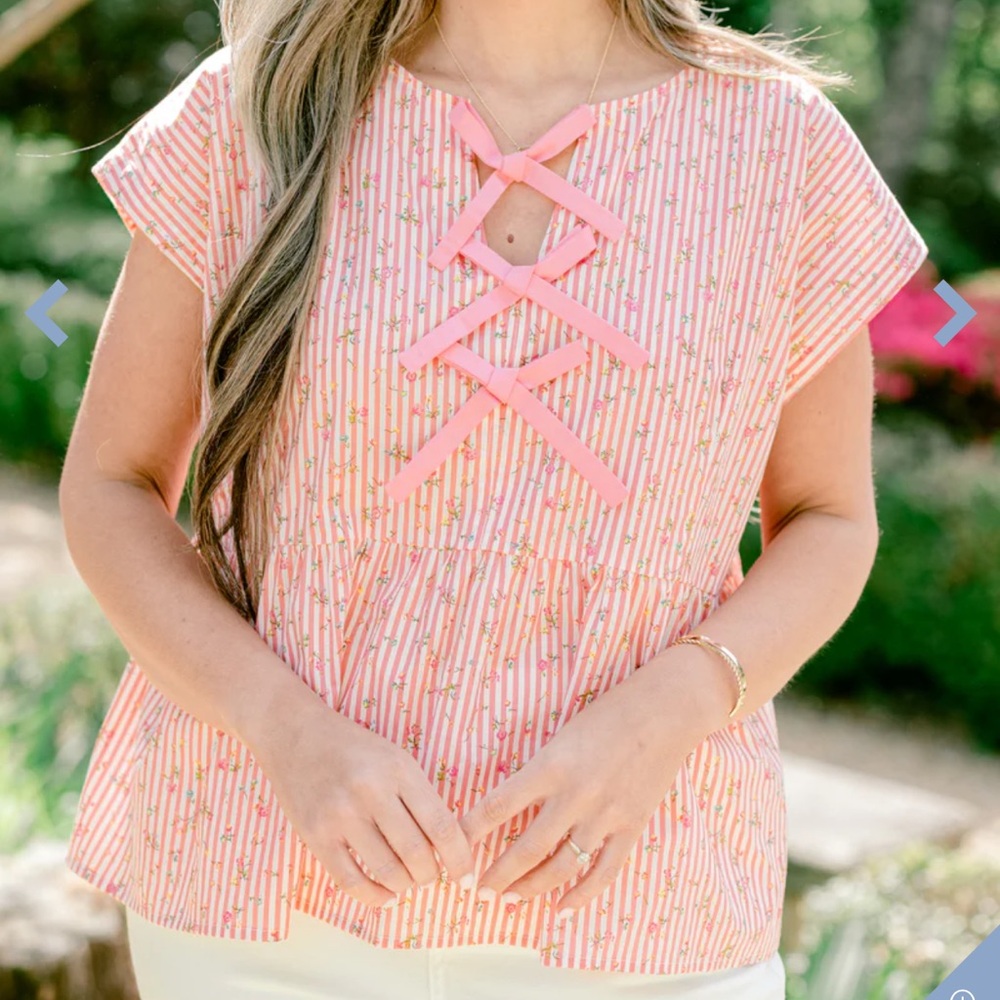 Over The Water Top Chic Soul Top NWOT
